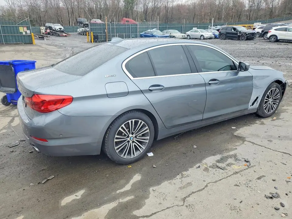 2019 BMW 530XE   