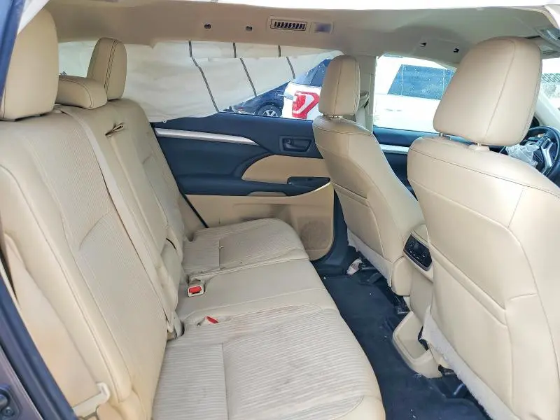 2014 TOYOTA HIGHLANDER LE  