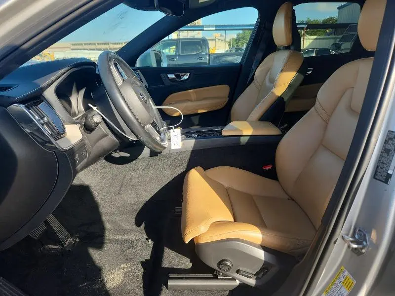 2018 VOLVO XC60 T6  