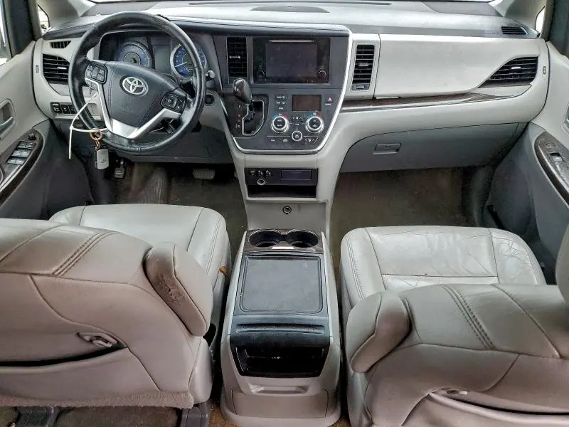 2015 TOYOTA SIENNA XLE  