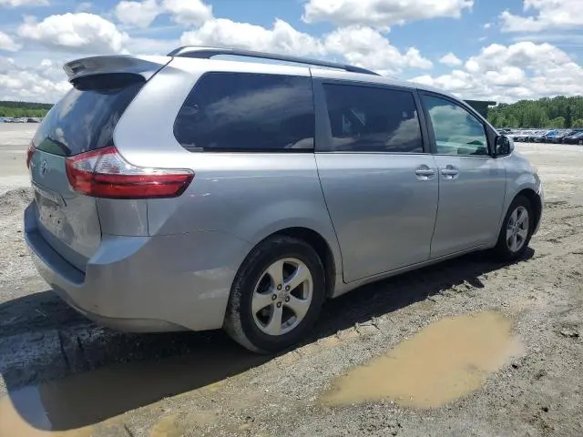 2017 TOYOTA SIENNA LE  