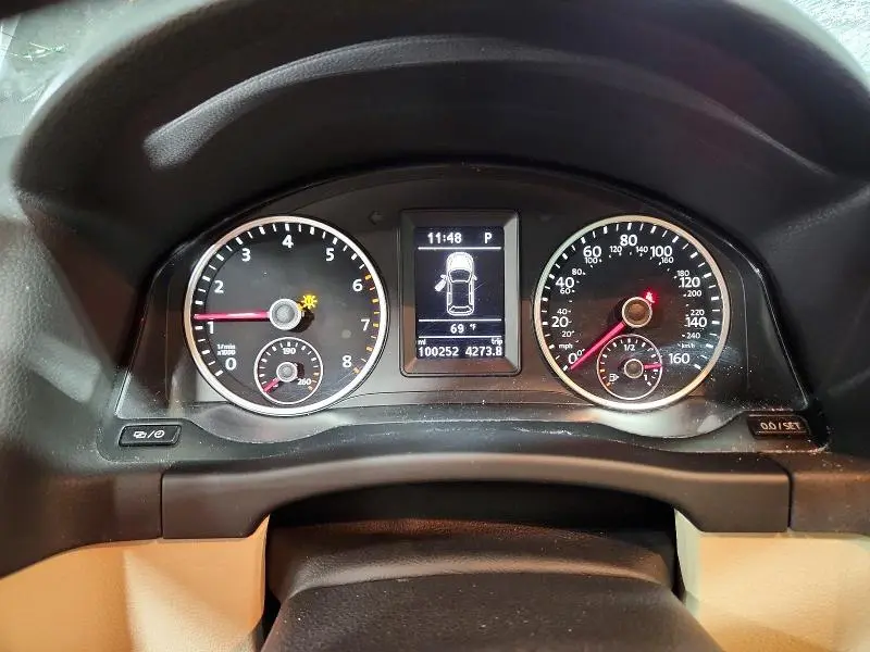 2014 VOLKSWAGEN TIGUAN S  