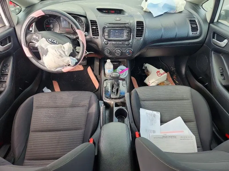 2017 KIA FORTE LX  