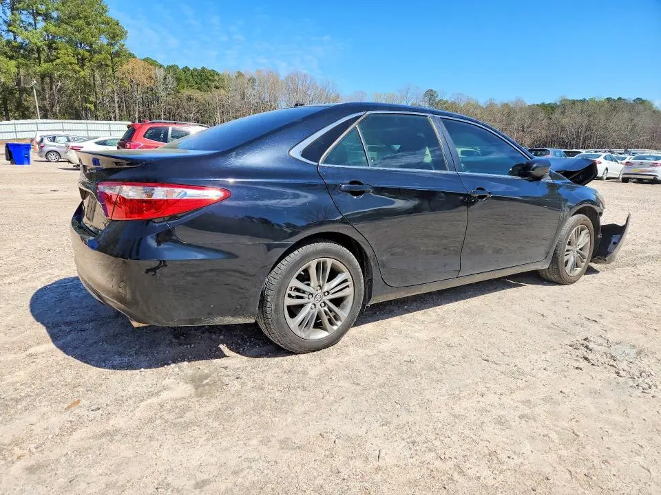 2017 TOYOTA CAMRY SE  