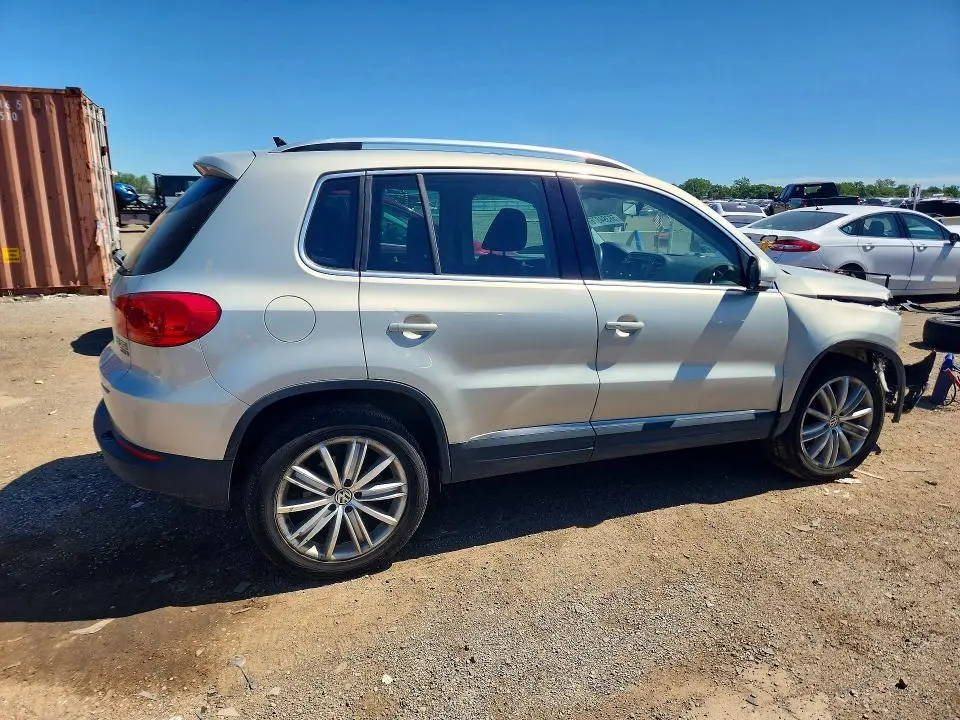 2014 VOLKSWAGEN TIGUAN S  