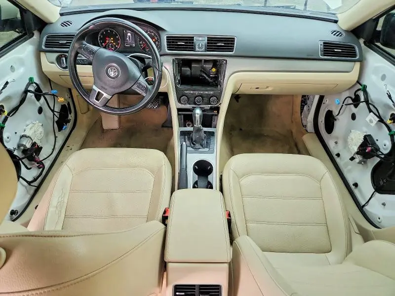 2014 VOLKSWAGEN PASSAT SE  