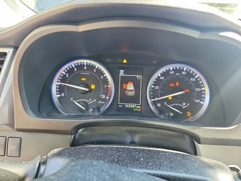 2017 TOYOTA HIGHLANDER XLE  