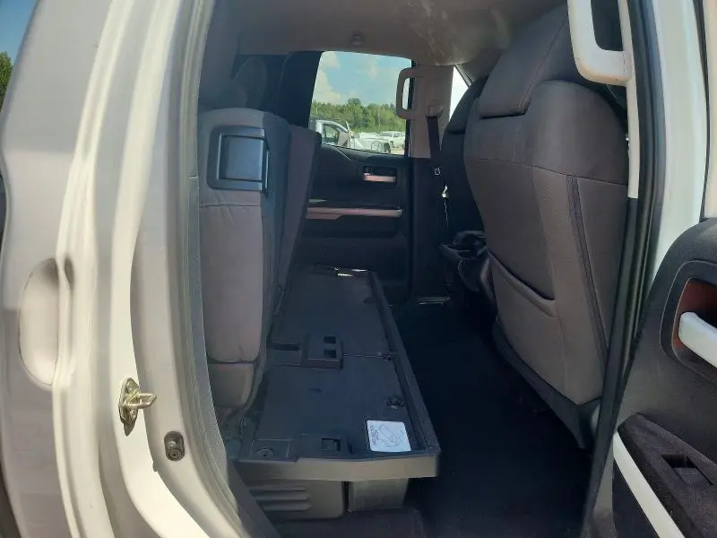2015 TOYOTA TUNDRA SR5  