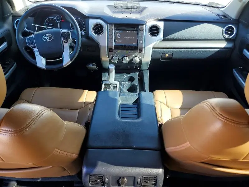 2017 TOYOTA TUNDRA CREWMAX SR5  