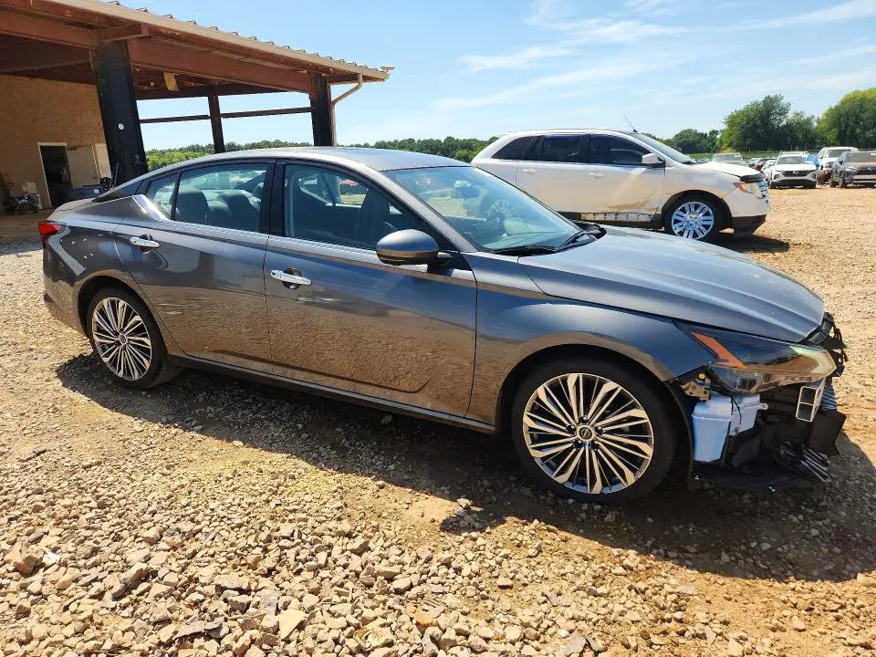 2025 NISSAN ALTIMA SL  