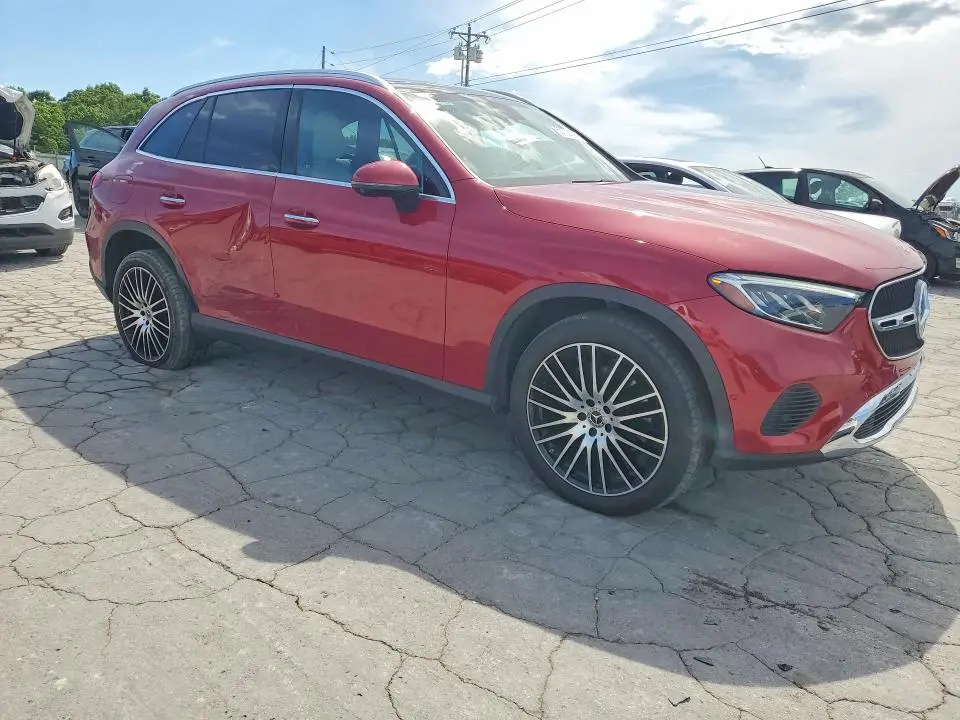 2024 MERCEDES-BENZ GLC 300  