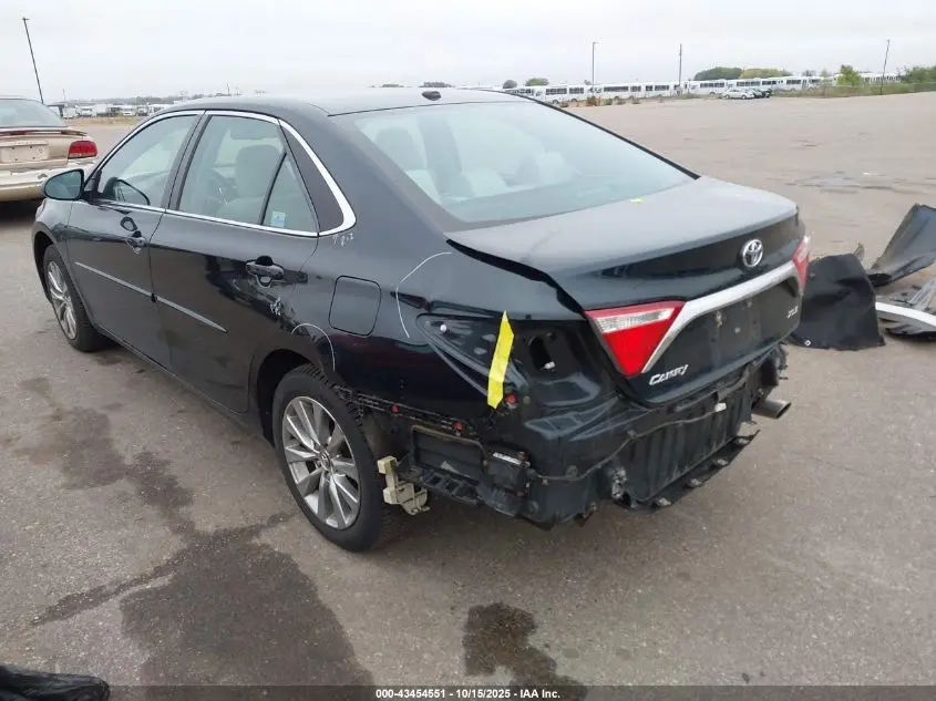 2015 TOYOTA CAMRY XLE