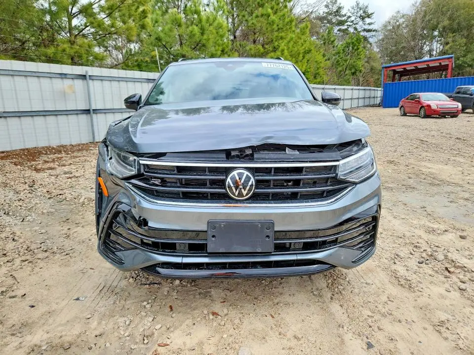 2023 VOLKSWAGEN TIGUAN SE R-LINE BLACK  