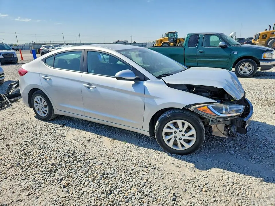 2018 HYUNDAI ELANTRA SE  
