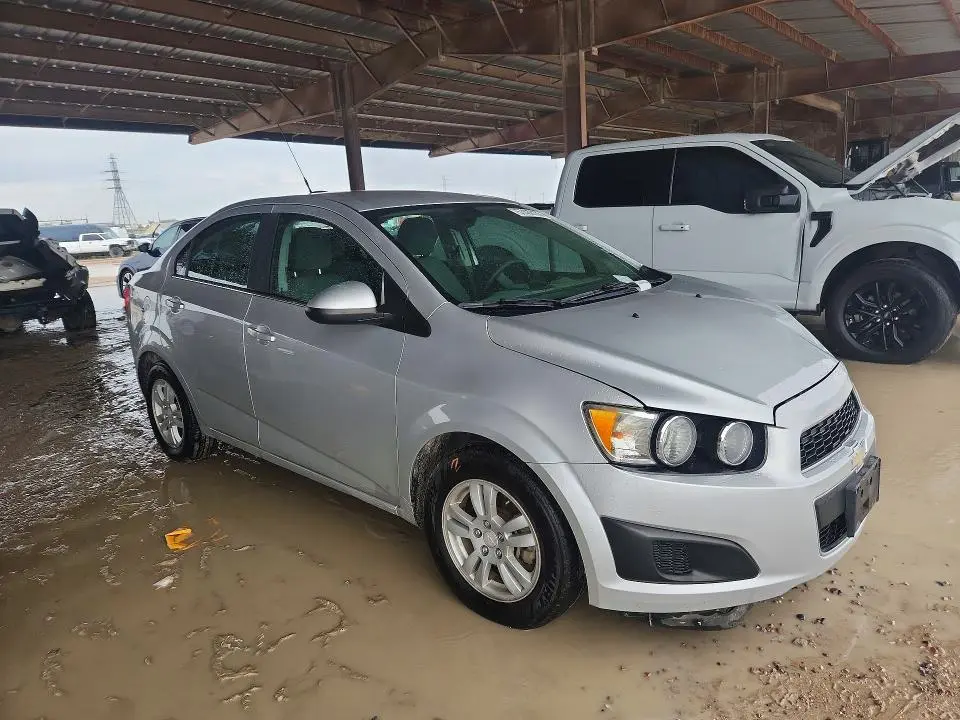 2015 CHEVROLET SONIC LT  