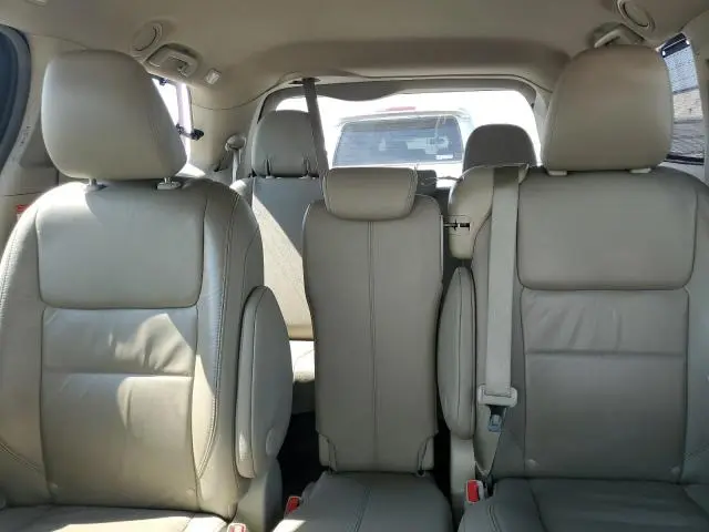2016 TOYOTA SIENNA XLE  