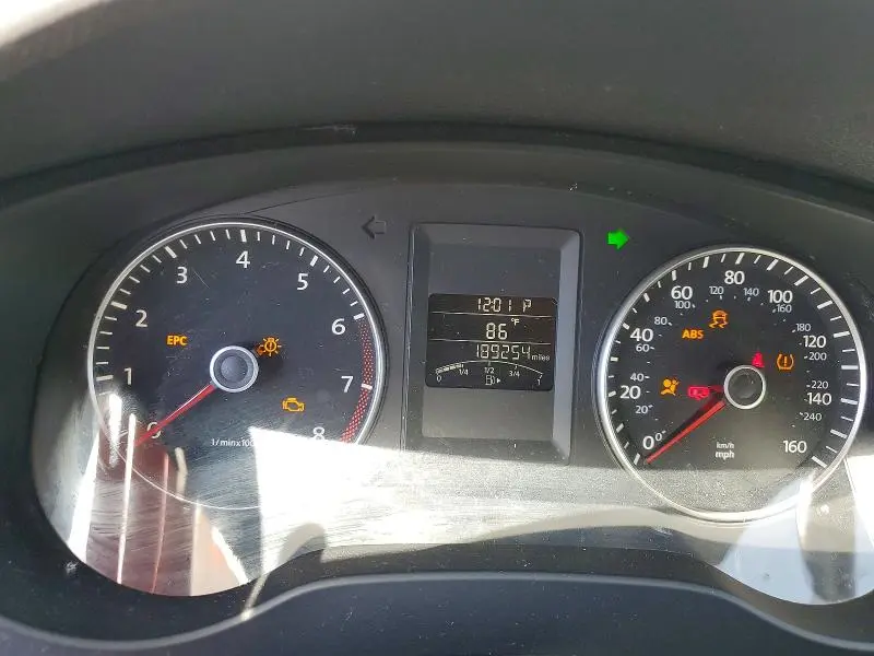 2013 VOLKSWAGEN JETTA SE  