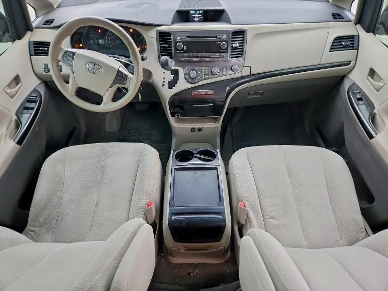 2011 TOYOTA SIENNA LE  