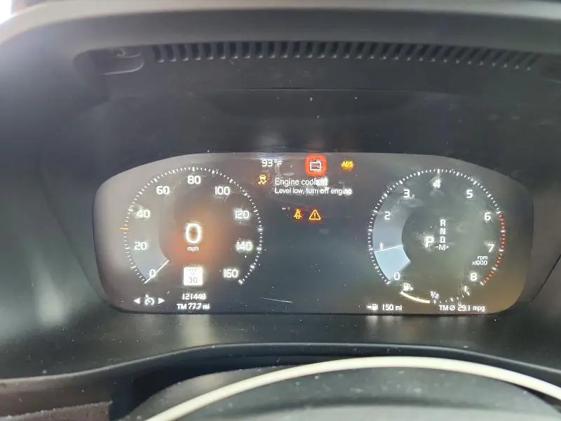 2020 VOLVO XC40 T4 MOMENTUM  