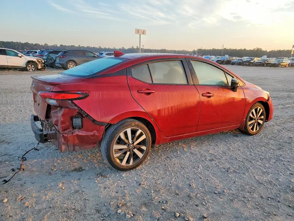 2022 NISSAN VERSA SR  