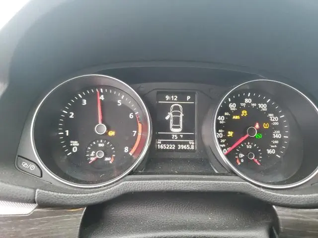 2016 VOLKSWAGEN PASSAT SE  