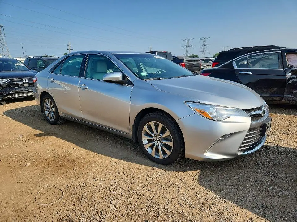 2015 TOYOTA CAMRY XLE  