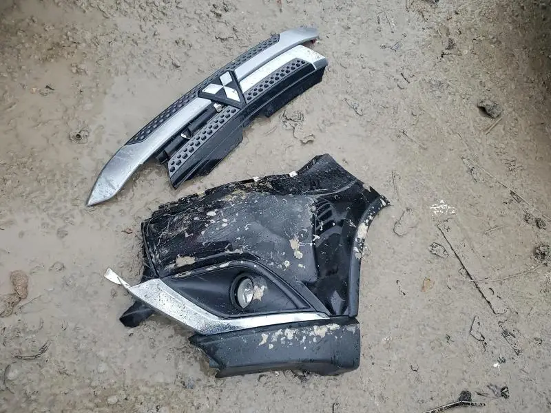 2019 MITSUBISHI OUTLANDER SE  