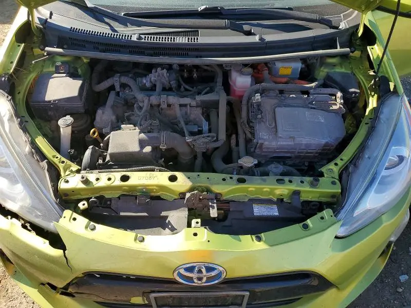 2015 TOYOTA PRIUS C TWO  