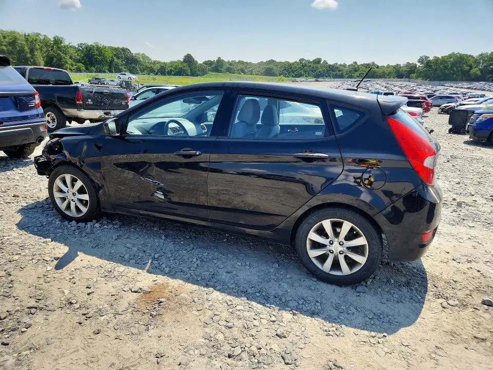 2012 HYUNDAI ACCENT SE  