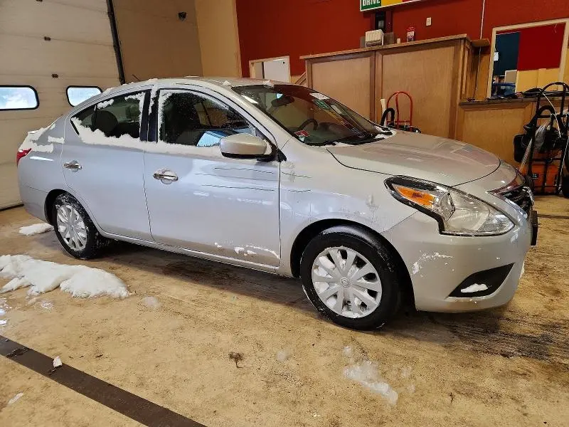 2019 NISSAN VERSA S  