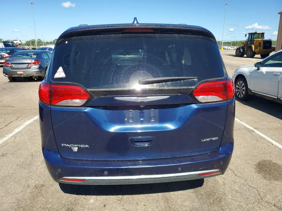 2018 CHRYSLER PACIFICA LIMITED  