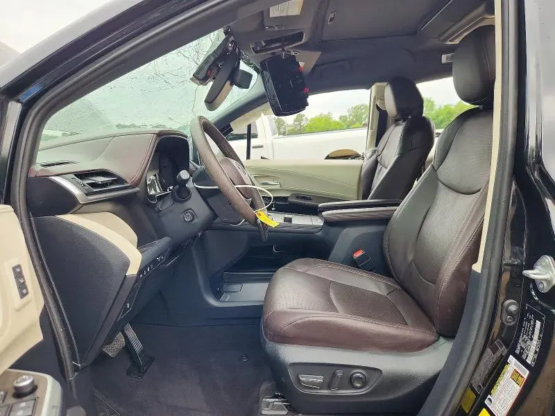2023 TOYOTA SIENNA PLATINUM 7-PASSENGER  
