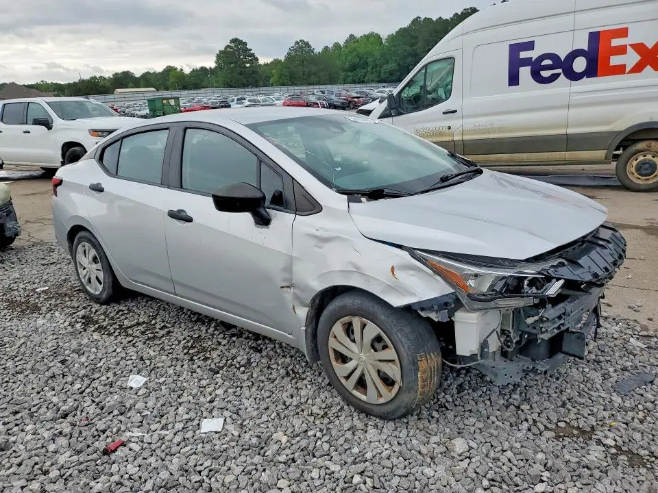 2021 NISSAN VERSA S  