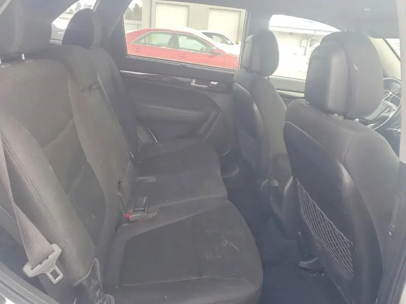 2015 KIA SORENTO LX  