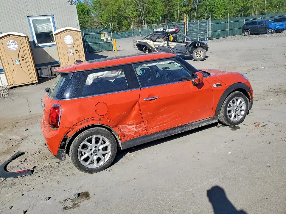 2021 MINI COOPER   