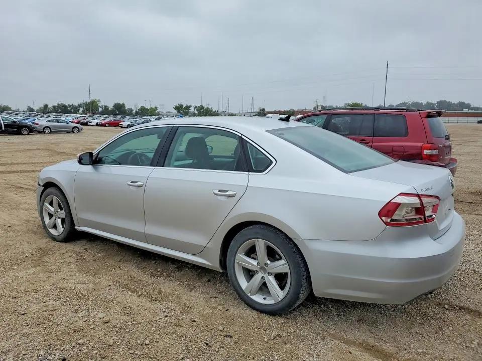 2013 VOLKSWAGEN PASSAT SE  