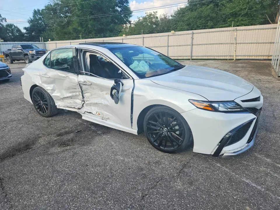 2022 TOYOTA CAMRY XSE  