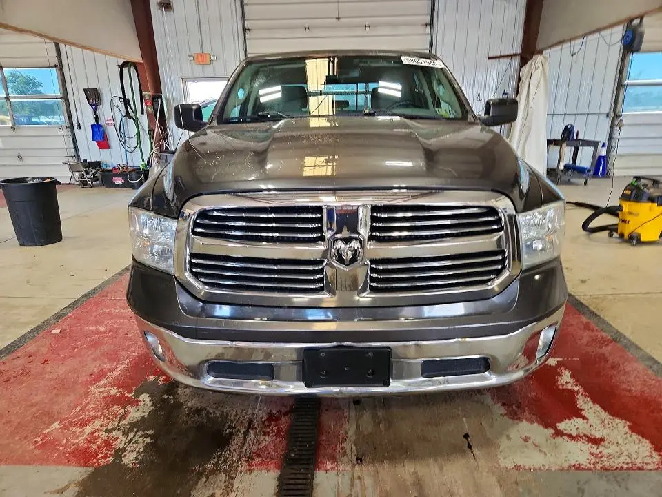 2015 RAM 1500 SLT  