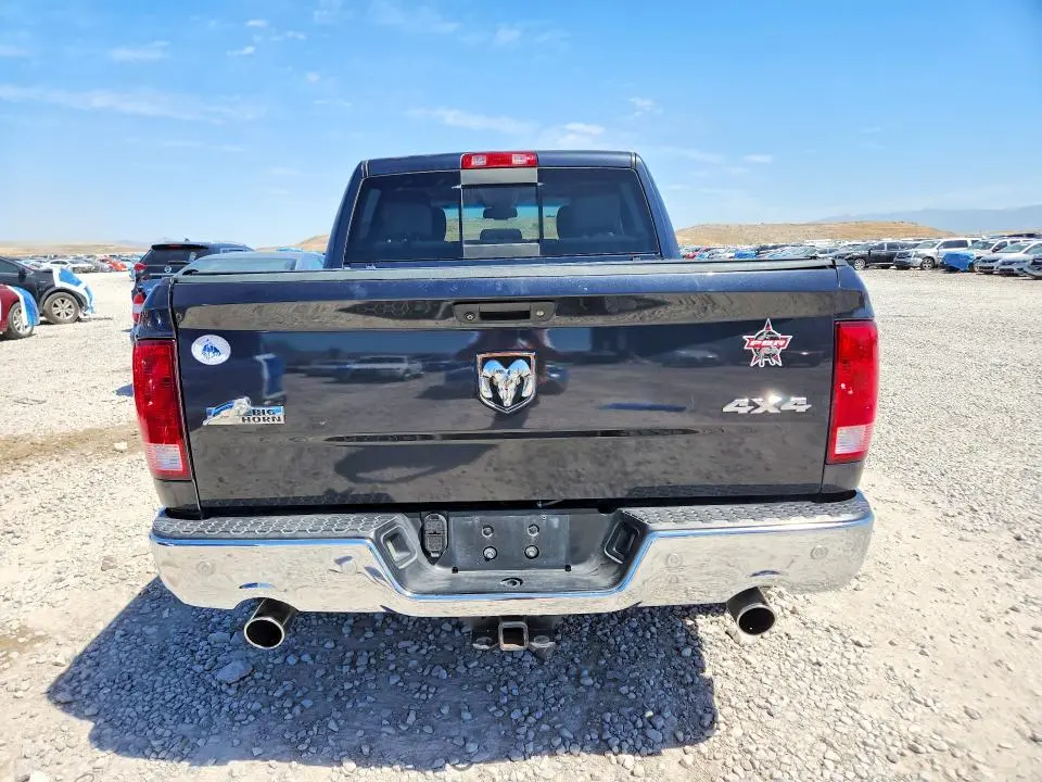 2015 RAM 1500 SLT  