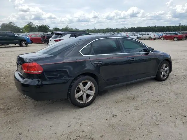 2013 VOLKSWAGEN PASSAT SE  
