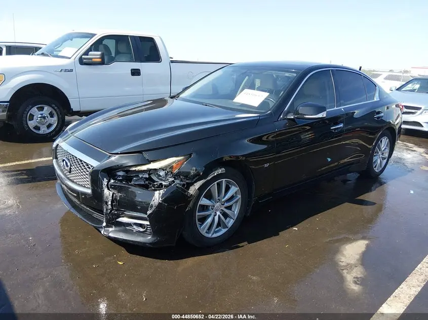 2015 INFINITI Q50  