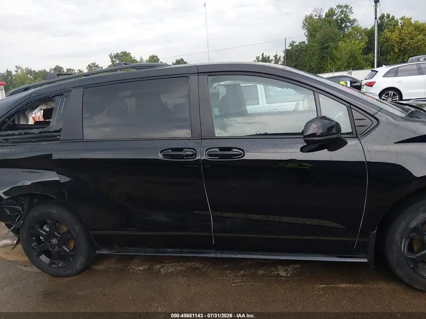 2025 TOYOTA SIENNA WOODLAND EDITION