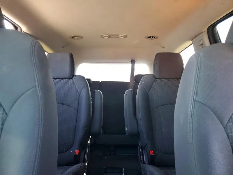 2011 CHEVROLET TRAVERSE LT  