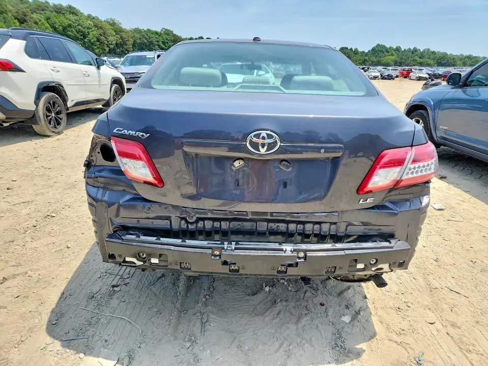 2011 TOYOTA CAMRY LE  