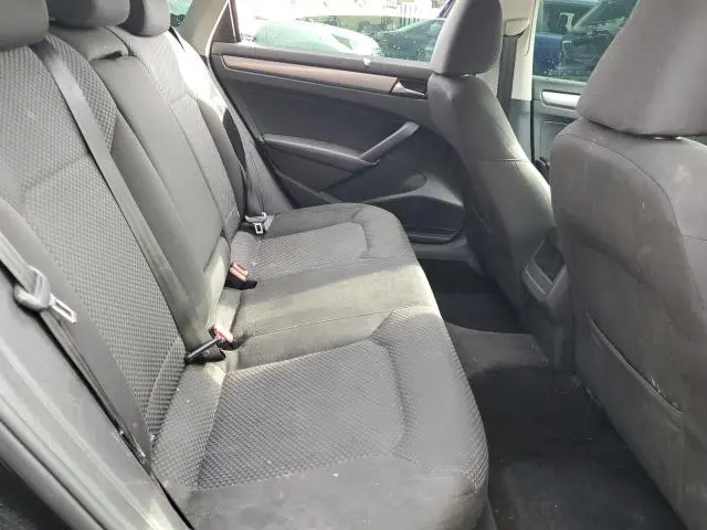 2013 VOLKSWAGEN PASSAT S  