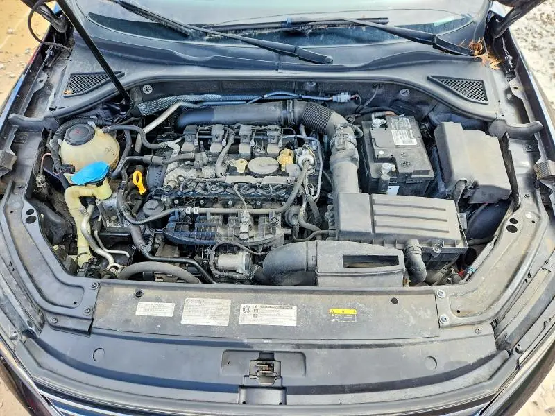 2018 VOLKSWAGEN PASSAT SE  