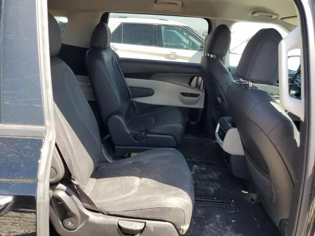 2024 KIA CARNIVAL LX  