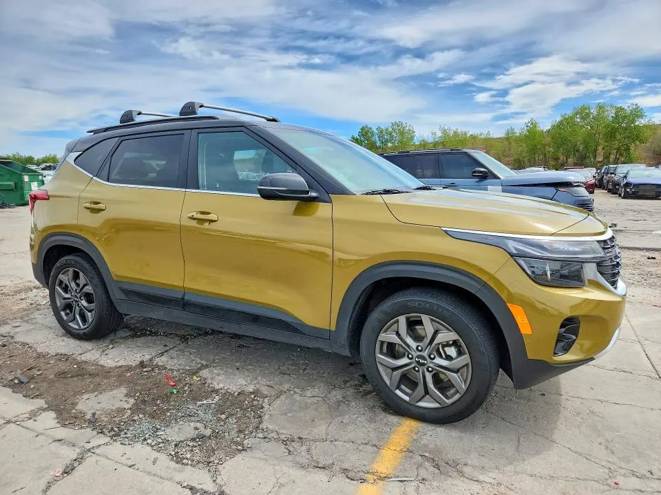 2024 KIA SELTOS S  