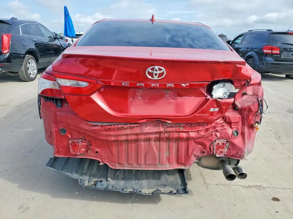 2019 TOYOTA CAMRY SE  