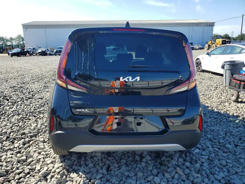 2025 KIA SOUL LX  